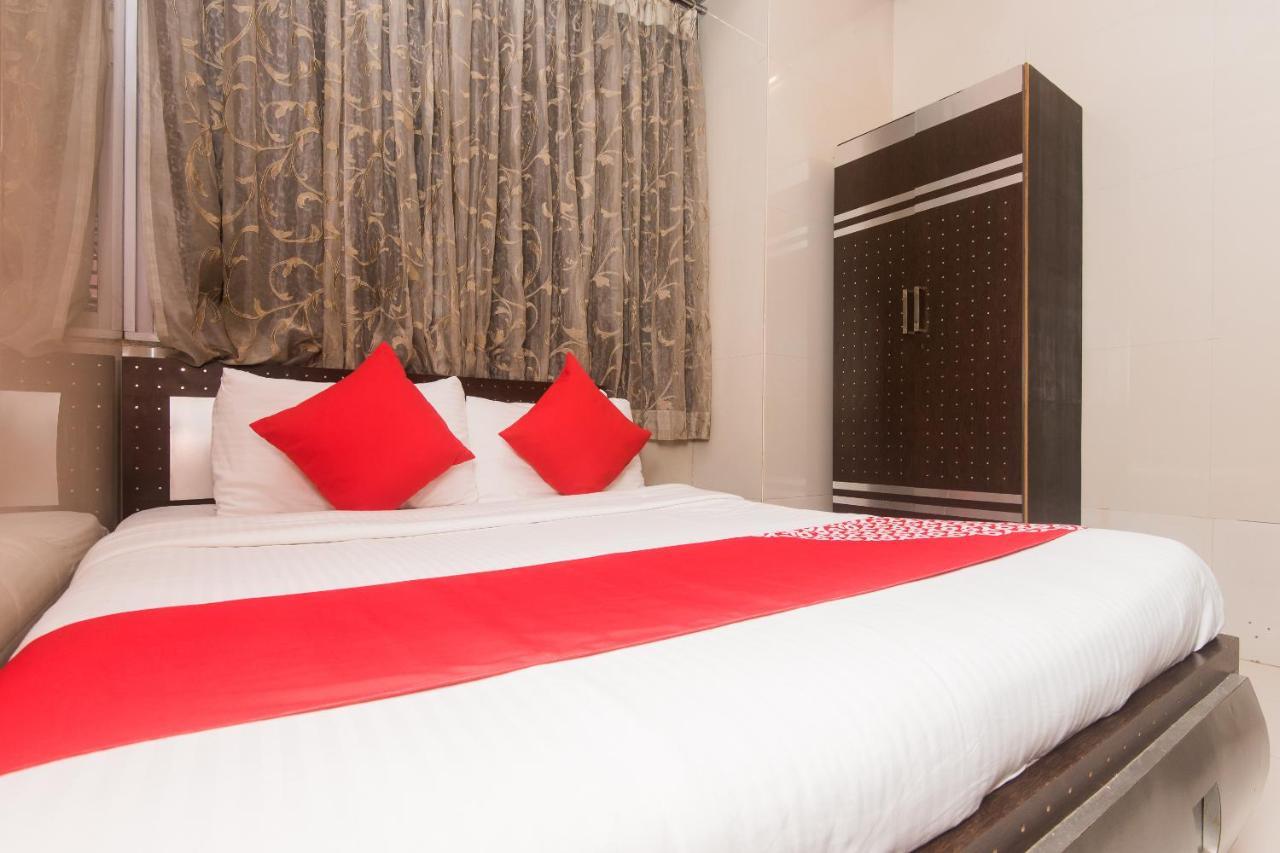 Hotel Oliver, Colaba Мумбай Екстериор снимка