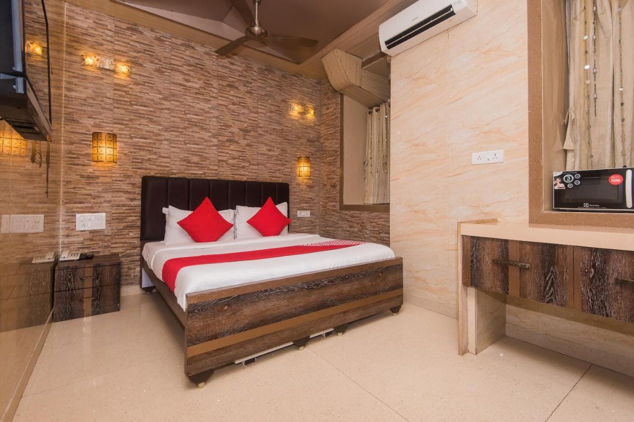 Hotel Oliver, Colaba Мумбай Екстериор снимка