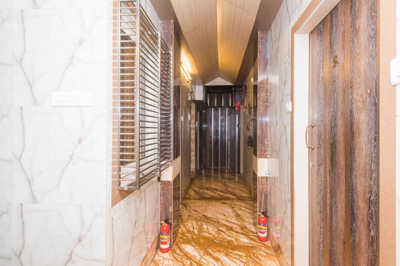Hotel Oliver, Colaba Мумбай Екстериор снимка