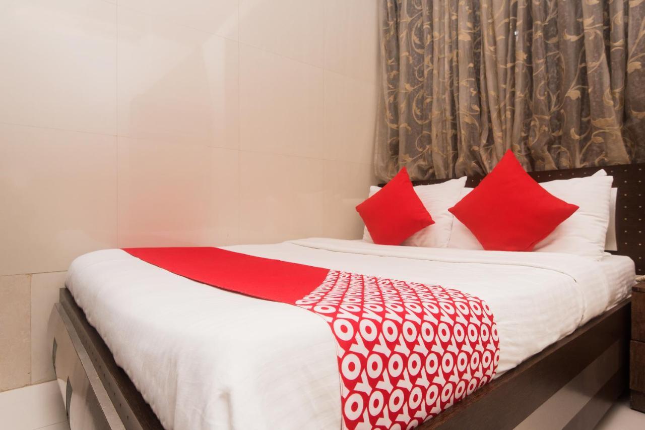 Hotel Oliver, Colaba Мумбай Екстериор снимка