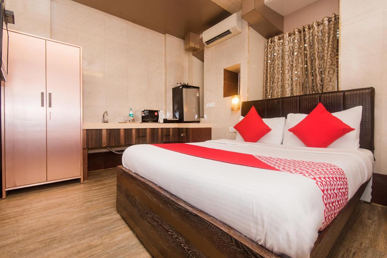 Hotel Oliver, Colaba Мумбай Екстериор снимка