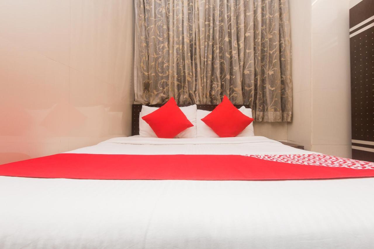 Hotel Oliver, Colaba Мумбай Екстериор снимка